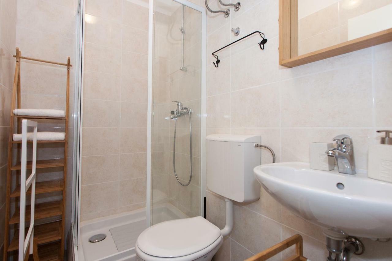 Vintage Appartement Duće Buitenkant foto